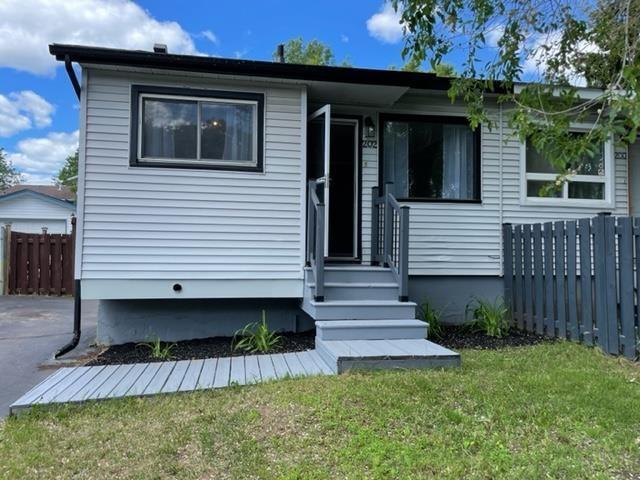 202 Picton Ave, House semidetached with 4 bedrooms, 2 bathrooms and null parking in Thunder Bay ON | Image 1