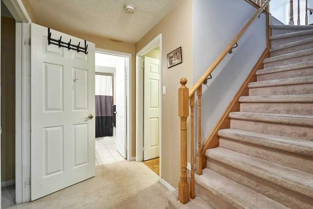1324 Langley Circ, House detached with 2 bedrooms, 3 bathrooms and 6 parking in Oshawa ON | Image 20