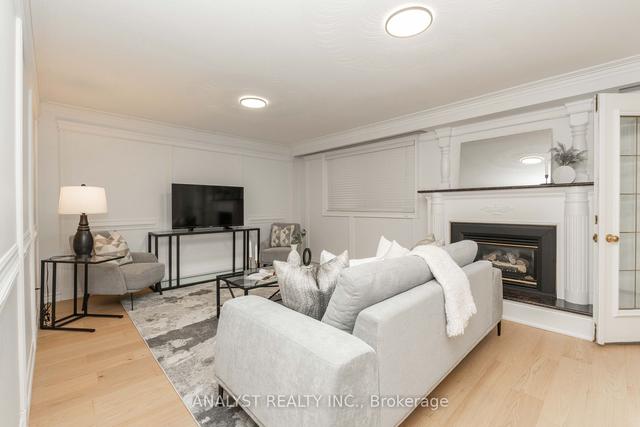 191 Rustic Rd, House detached with 4 bedrooms, 3 bathrooms and 4 parking in Toronto ON | Image 4