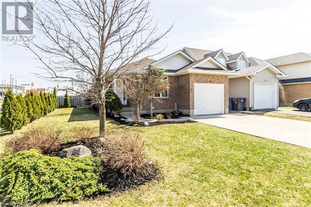 23 Doyle Drive, House detached with 2 bedrooms, 2 bathrooms and 3 parking in Guelph ON | Image 2