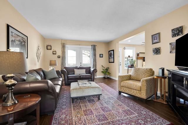 814 Berkshire Dr, Townhouse with 3 bedrooms, 3 bathrooms and 3 parking in London ON | Image 30