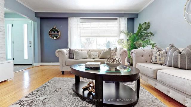 36 Portico Dr, House detached with 3 bedrooms, 2 bathrooms and 5 parking in Toronto ON | Image 23