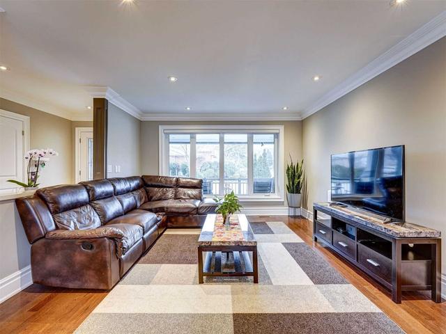 59 Gatesgill Cres, House detached with 4 bedrooms, 3 bathrooms and 6 parking in Toronto ON | Image 24
