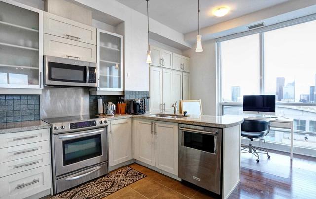 ph05 - 763 Bay St, Condo with 2 bedrooms, 3 bathrooms and 2 parking in Toronto ON | Image 26