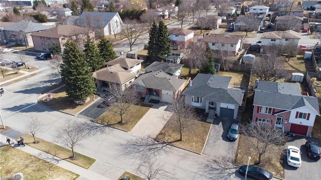 291 White Rock Crescent, House detached with 3 bedrooms, 2 bathrooms and 5 parking in Waterloo ON | Image 10
