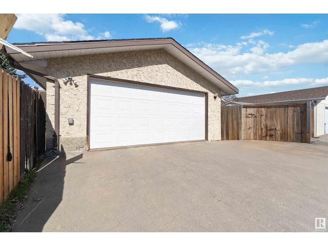 4635 44 Av, House detached with 5 bedrooms, 2 bathrooms and null parking in Gibbons AB | Image 9