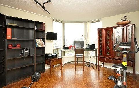 lph1 - 25 Fairview Rd W, Condo with 2 bedrooms, 2 bathrooms and 2 parking in Mississauga ON | Image 8