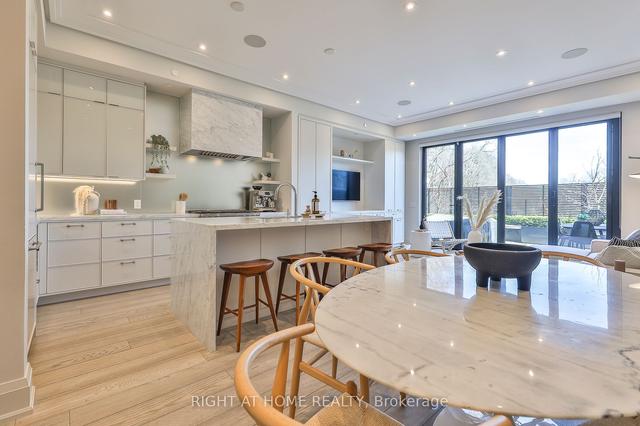 363 Avenue Rd, Townhouse with 4 bedrooms, 5 bathrooms and 2 parking in Toronto ON | Image 34