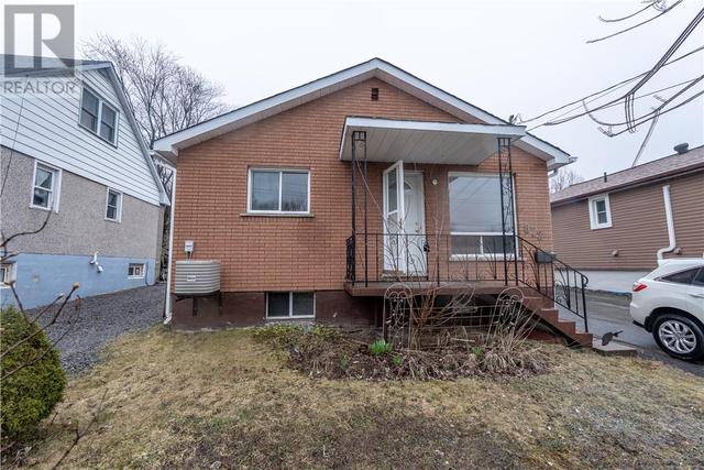 872 Charlotte Street, House detached with 4 bedrooms, 1 bathrooms and null parking in Greater Sudbury ON | Image 1