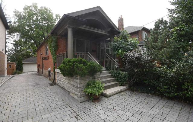 89 Avondale Ave, House detached with 2 bedrooms, 2 bathrooms and 7 parking in Toronto ON | Image 23