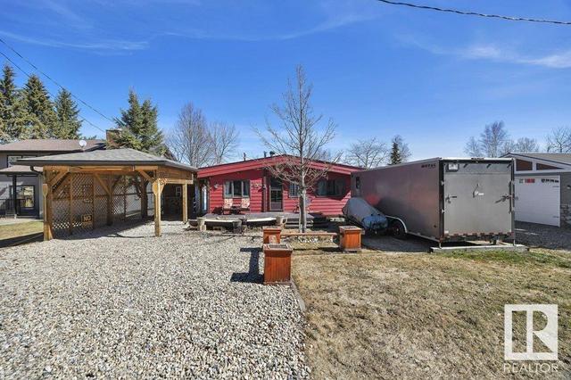 510 5 St, House detached with 4 bedrooms, 2 bathrooms and null parking in Norris Beach AB | Image 4