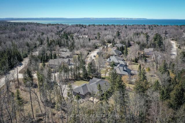 19 Twin Pines Dr W, House detached with 3 bedrooms, 3 bathrooms and 13 parking in Wasaga Beach ON | Image 6