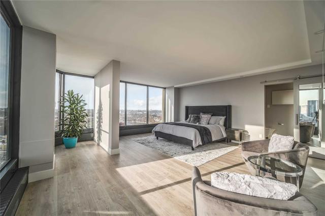 3703 - 2045 Lake Shore Blvd W, Condo with 3 bedrooms, 4 bathrooms and 1 parking in Toronto ON | Image 2