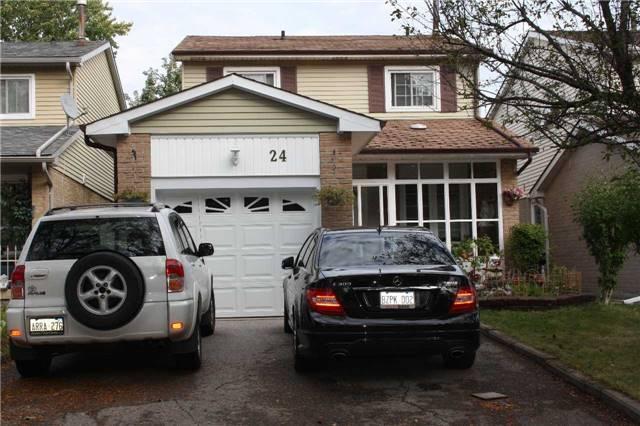 24 Pondtail Dr, House detached with 3 bedrooms, 3 bathrooms and 2 parking in Toronto ON | Image 1