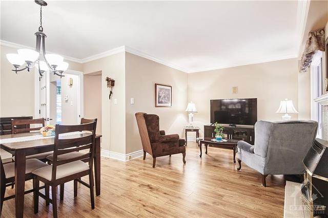 38 Palomino Drive, Townhouse with 3 bedrooms, 3 bathrooms and 3 parking in Ottawa ON | Image 10