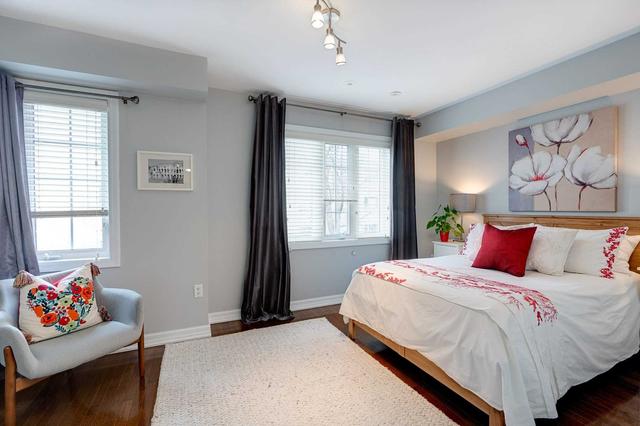 7 Tompkins Mews, House attached with 3 bedrooms, 2 bathrooms and 2 parking in Toronto ON | Image 4