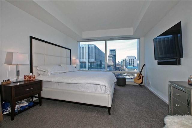 2005 - 180 University Ave, Condo with 2 bedrooms, 3 bathrooms and 1 parking in Toronto ON | Image 13