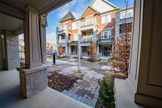 2633 Garrison Crossing Crct, Townhouse with 2 bedrooms, 2 bathrooms and 2 parking in Pickering ON | Image 12