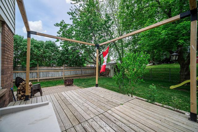 128 Garden Dr, House detached with 3 bedrooms, 2 bathrooms and 3 parking in Barrie ON | Image 2