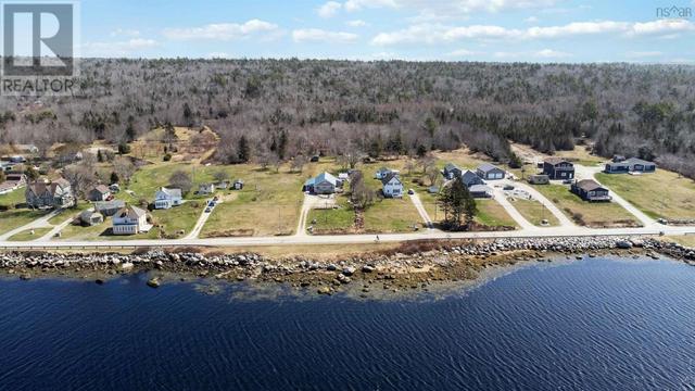 1267 Sandy Point Road, House detached with 3 bedrooms, 1 bathrooms and null parking in Shelburne MD NS | Image 1