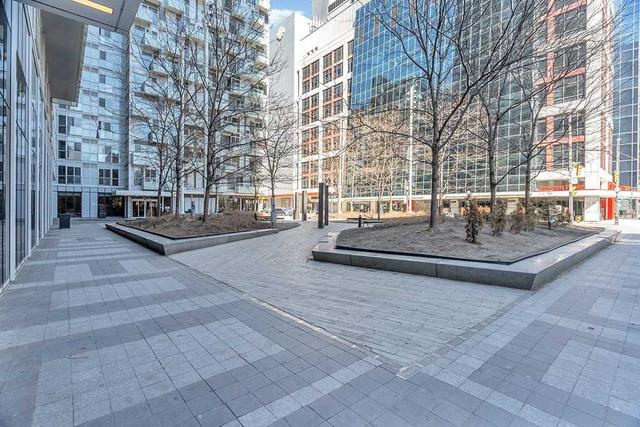810 - 300 Front St W, Condo with 2 bedrooms, 2 bathrooms and 1 parking in Toronto ON | Image 14