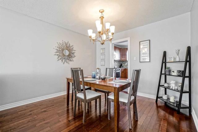 100 - 100 Morley Cres, Townhouse with 3 bedrooms, 2 bathrooms and 2 parking in Brampton ON | Image 2