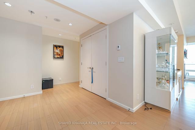 3807 - 180 University Ave, Condo with 2 bedrooms, 3 bathrooms and 1 parking in Toronto ON | Image 30