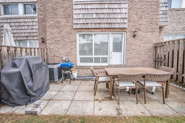42 - 713 Burnhamthorpe Rd, Townhouse with 3 bedrooms, 2 bathrooms and 1 parking in Toronto ON | Image 26
