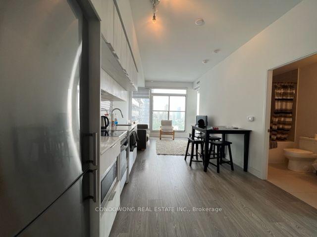 3003 - 181 Dundas St E, Condo with 2 bedrooms, 1 bathrooms and 0 parking in Toronto ON | Image 7