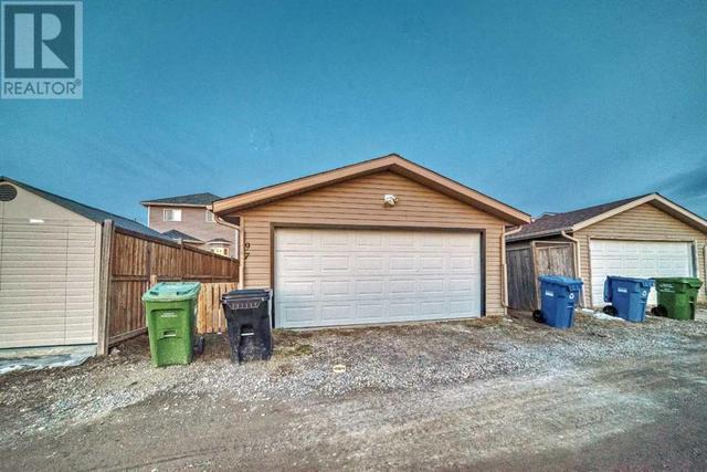 97 Martinvalley Crescent Ne, House detached with 4 bedrooms, 2 bathrooms and 2 parking in Calgary AB | Image 45