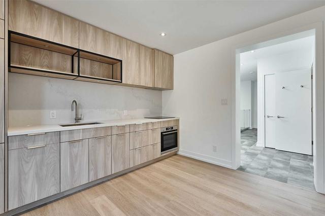 upper - 2476 Yonge St, Condo with 3 bedrooms, 1 bathrooms and 0 parking in Toronto ON | Image 3
