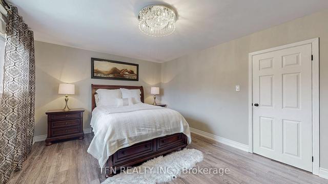 60 Elise Terr, House semidetached with 3 bedrooms, 3 bathrooms and 4 parking in Toronto ON | Image 4