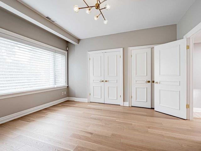 8 Deer Park Cres, House semidetached with 4 bedrooms, 4 bathrooms and 3 parking in Toronto ON | Image 18
