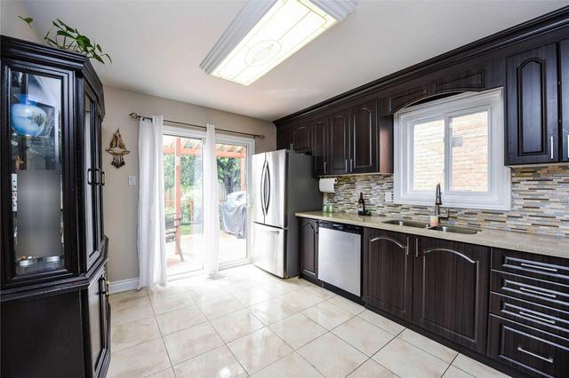 42 Alabaster Dr, House detached with 3 bedrooms, 3 bathrooms and 4 parking in Brampton ON | Image 8
