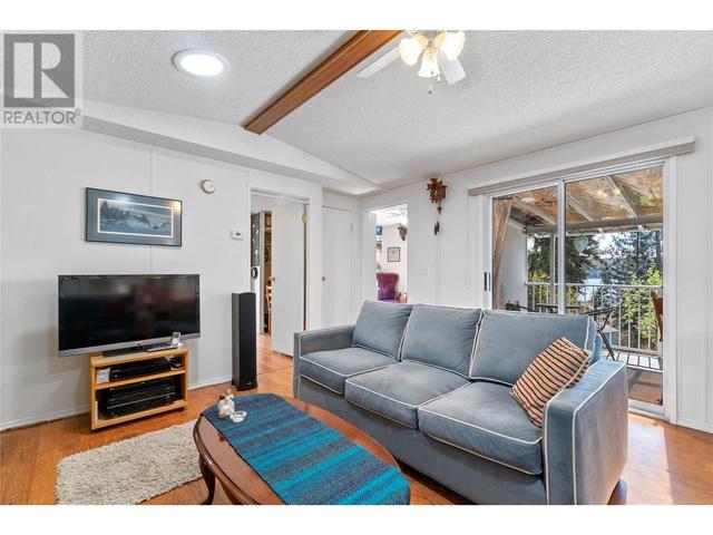 4 - 3959 Sunnybrae Canoe Point Road, House other with 3 bedrooms, 1 bathrooms and 4 parking in Columbia Shuswap C BC | Image 14
