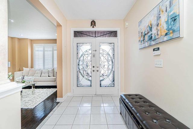 1 Gallucci Cres, House detached with 4 bedrooms, 5 bathrooms and 4 parking in Brampton ON | Image 2