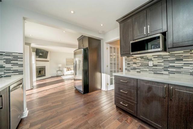 83 Cornell Cres, House detached with 4 bedrooms, 4 bathrooms and 6 parking in Markham ON | Image 3