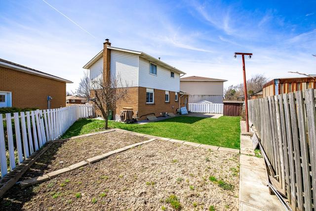 22 Crown Crt, House detached with 3 bedrooms, 2 bathrooms and 2 parking in Hamilton ON | Image 31