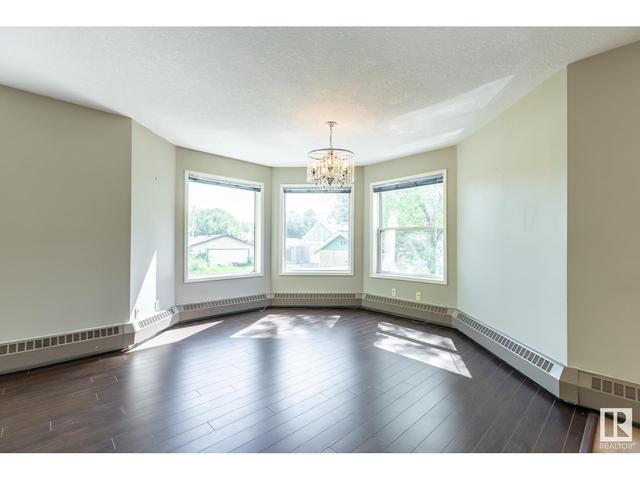 202 - 12205 111 Av Nw, Condo with 2 bedrooms, 2 bathrooms and 1 parking in Edmonton AB | Image 12