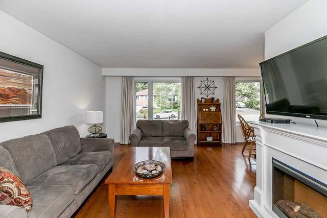 225 Rose St, House detached with 3 bedrooms, 2 bathrooms and 3 parking in Barrie ON | Image 6