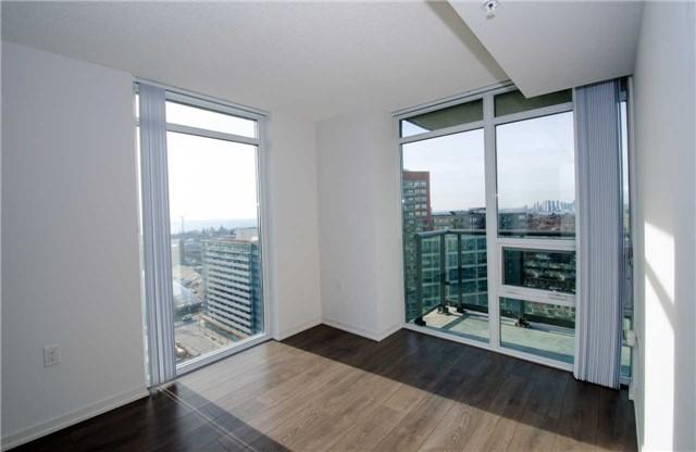 lph 10 - 36 Lisgar St, Condo with 2 bedrooms, 2 bathrooms and 1 parking in Toronto ON | Image 2