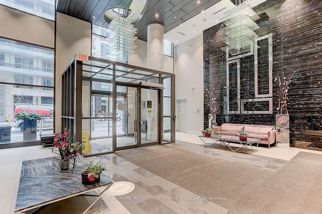 1713 - 9205 Yonge St, Condo with 1 bedrooms, 1 bathrooms and 1 parking in Richmond Hill ON | Image 1