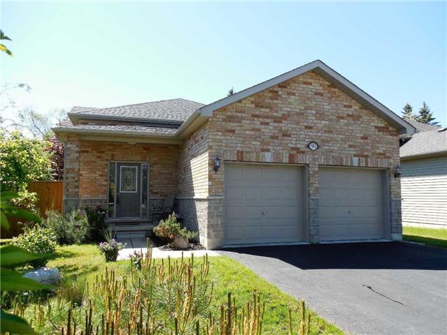 951 Anna Maria Ave, House detached with 3 bedrooms, 2 bathrooms and 6 parking in Innisfil ON | Image 2