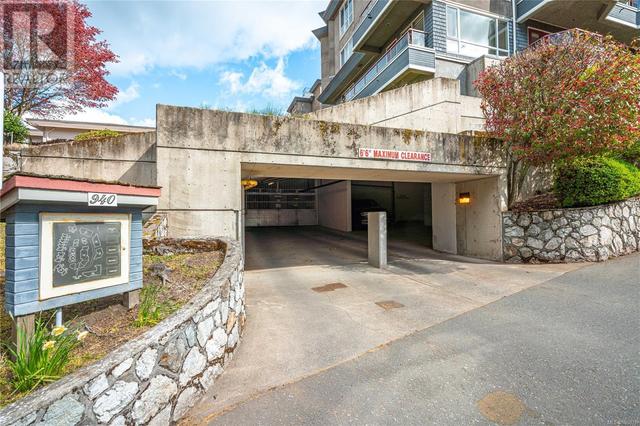 404 - 940 Boulderwood Rise, Condo with 2 bedrooms, 2 bathrooms and 1 parking in Saanich BC | Image 36