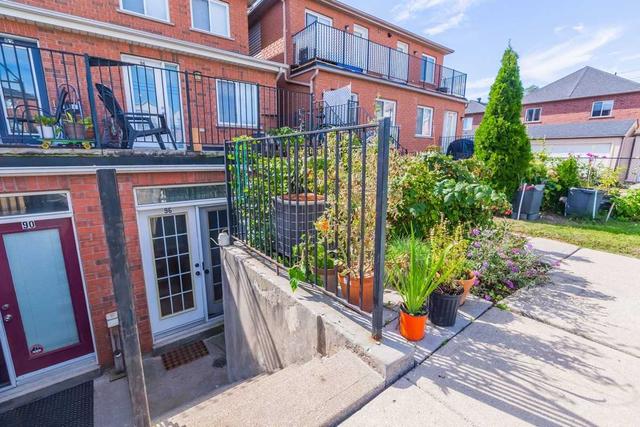 96 Connolly St, Townhouse with 2 bedrooms, 1 bathrooms and 1 parking in Toronto ON | Image 14