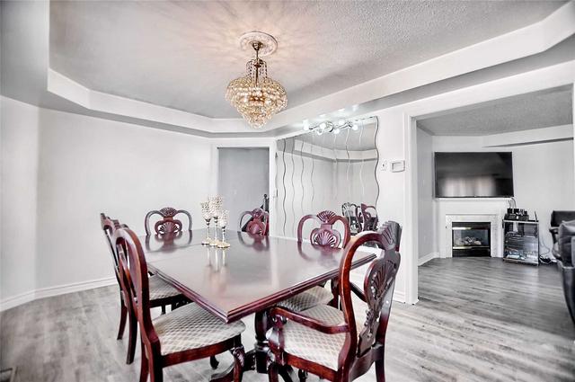 36 Zafarullah Khan Cres, House detached with 5 bedrooms, 5 bathrooms and 5 parking in Vaughan ON | Image 17