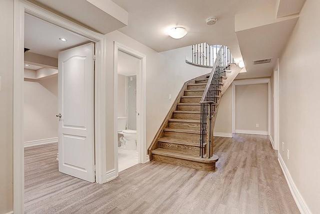 4146 Credit Pointe Dr, House detached with 4 bedrooms, 6 bathrooms and 6 parking in Mississauga ON | Image 8