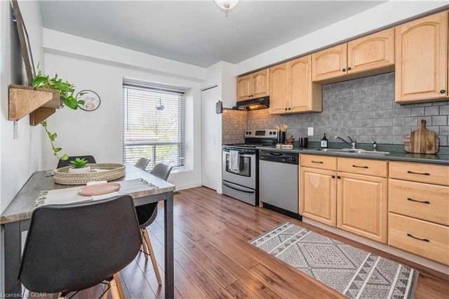 28 - 107 Dovercliffe Rd, Townhouse with 3 bedrooms, 2 bathrooms and 3 parking in Guelph ON | Image 4