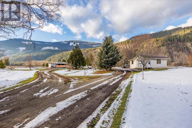 2269 Solsqua Road, House detached with 2 bedrooms, 2 bathrooms and 22 parking in Columbia Shuswap E BC | Image 39