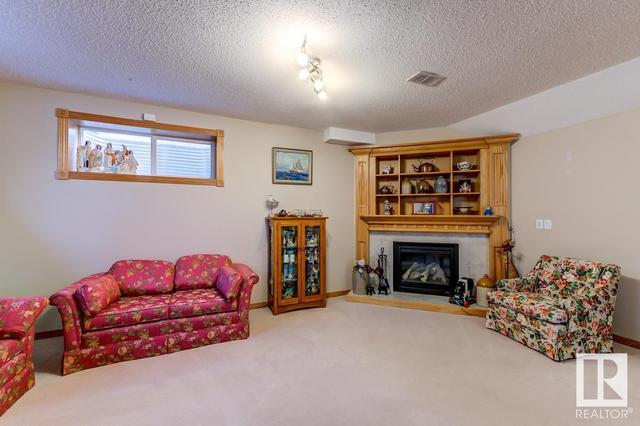 20756 90 Av Nw Nw, House detached with 4 bedrooms, 3 bathrooms and 4 parking in Edmonton AB | Image 30